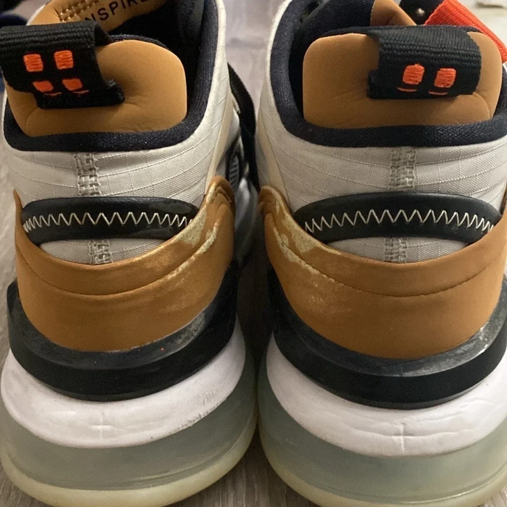 Jordan aerospace 720 sneakers size 7.5 Used in good condition. Tan,white,black